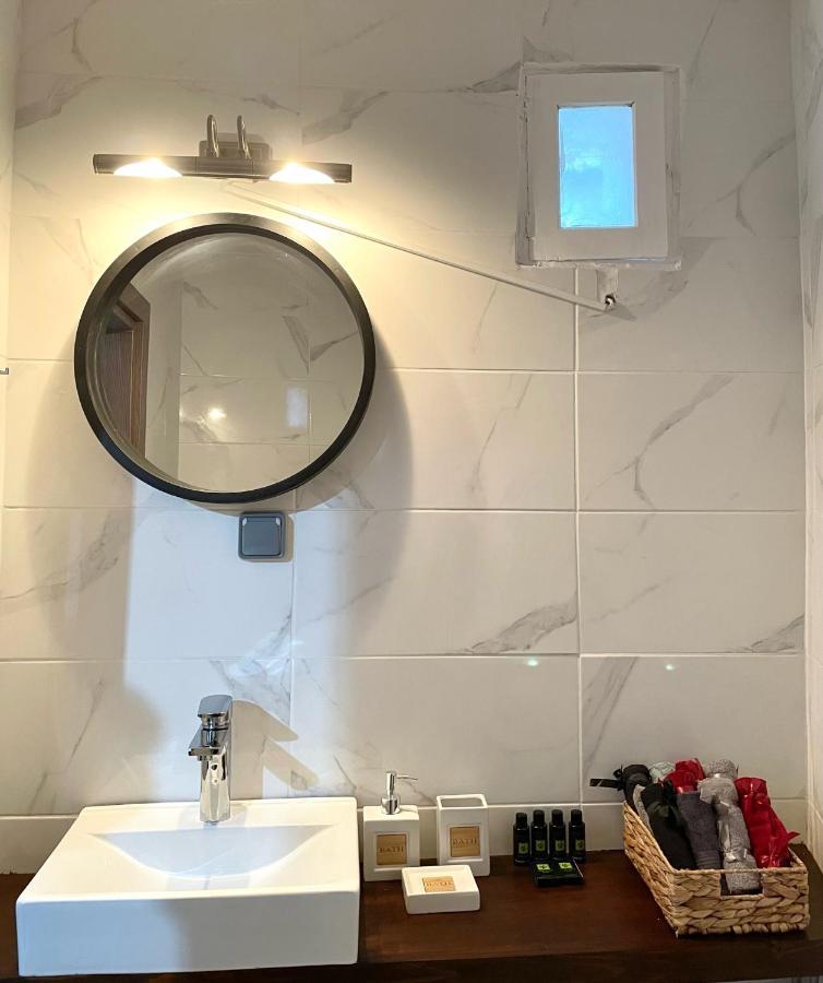 Ritsos Family Apartment Монемвасія Екстер'єр фото