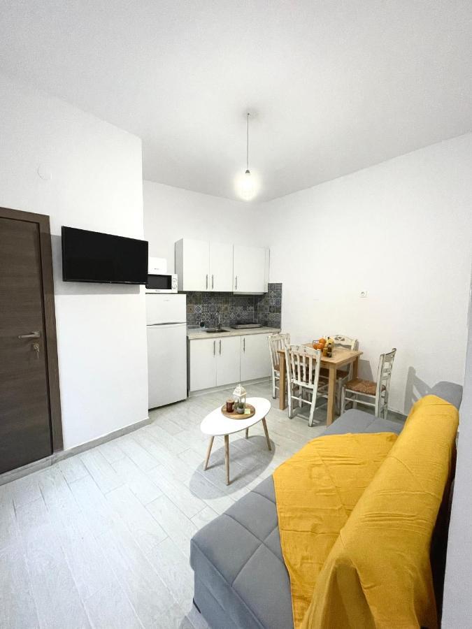 Ritsos Family Apartment Монемвасія Екстер'єр фото